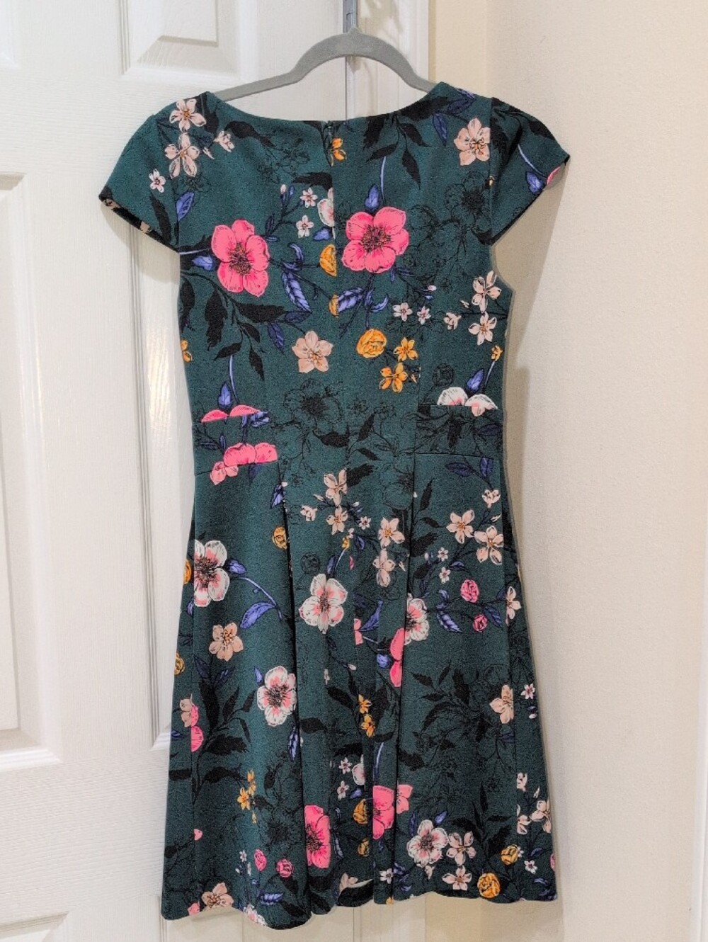 Vince Camuto Dark Green Lined Floral Dress - Picture 6 of 11